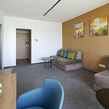 Otp Ξενοδοχείο Balatonszárszó